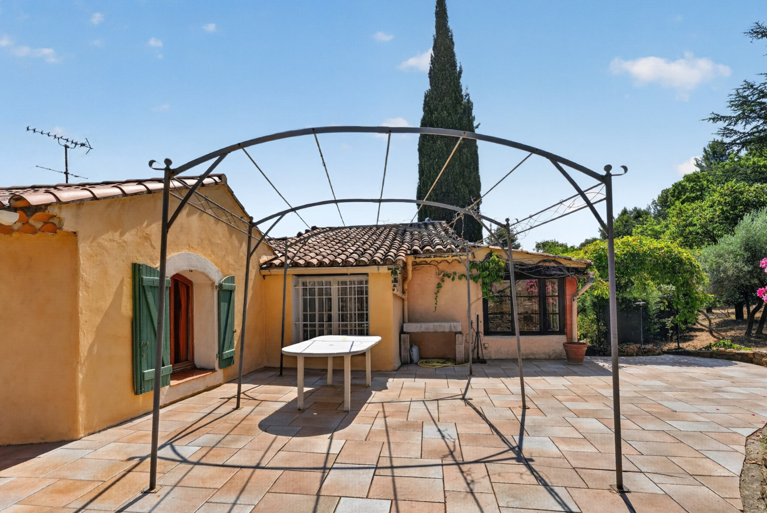 Photographe immobilier Aix en Provence - reportage photo pour villa avec extérieur