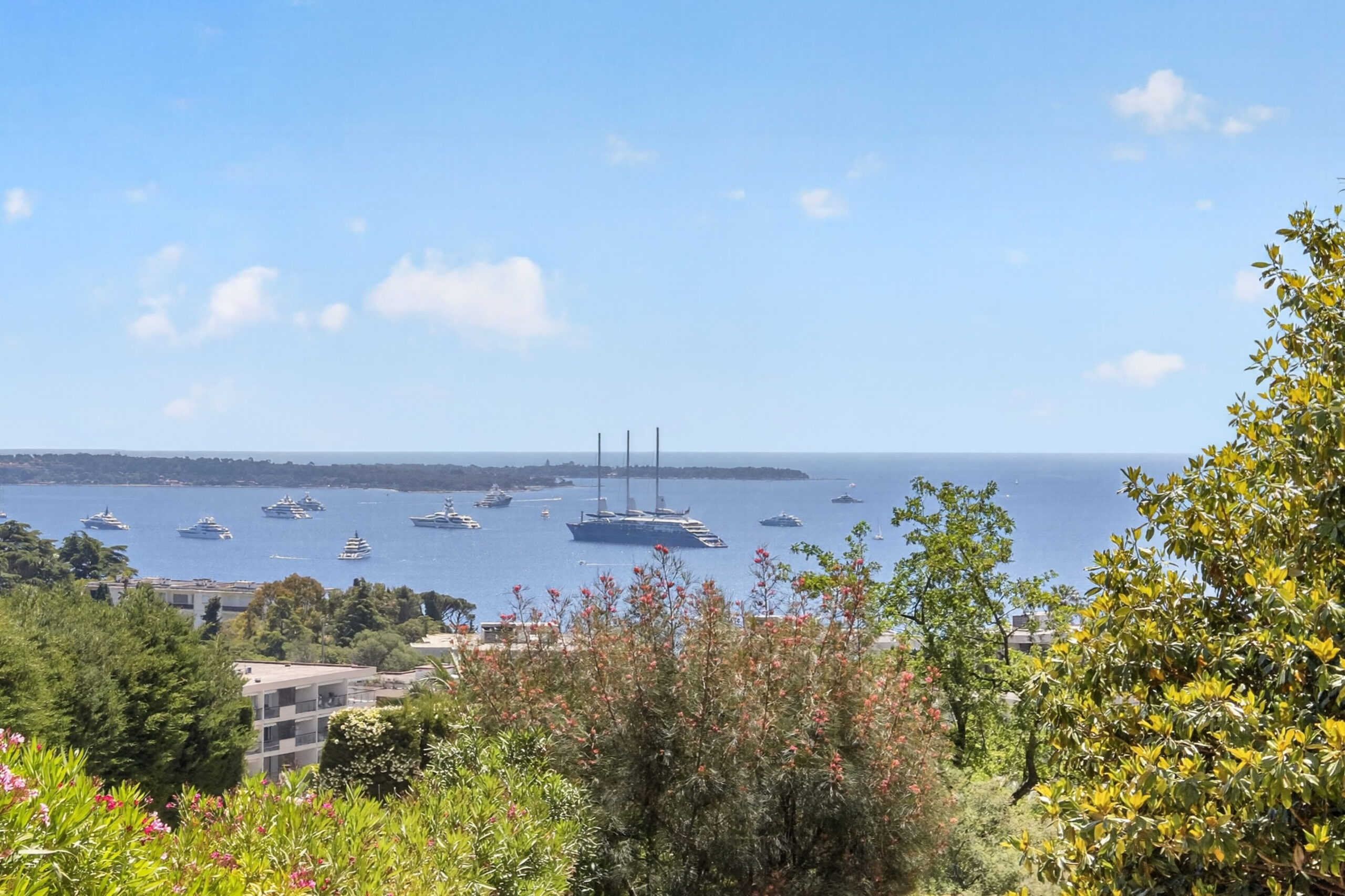 Photographe immobilier Saint-Tropez - reportage photo villa de luxe Côte d’Azur