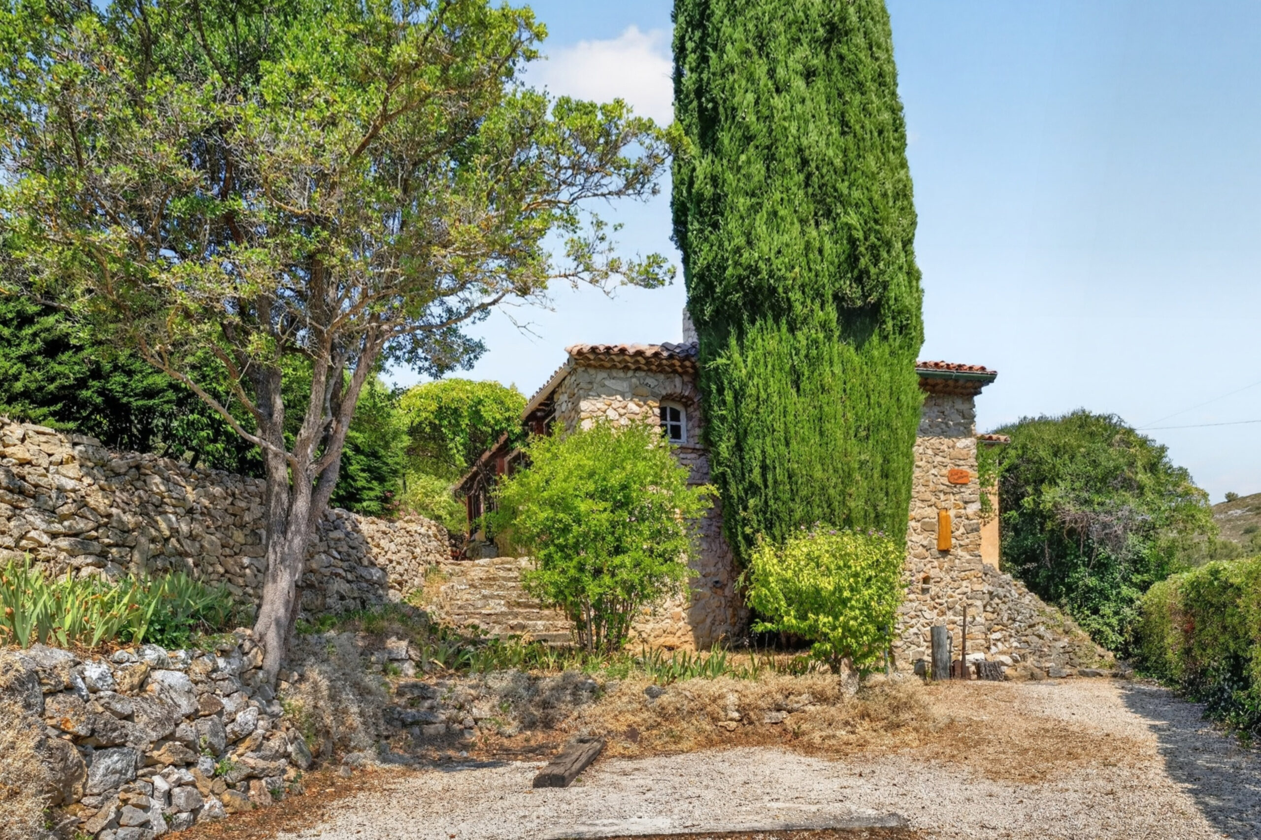 Photographe immobilier Aix en Provence - photo professionnelle pour bastide provençale